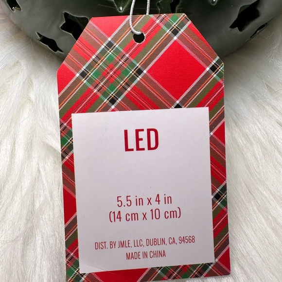 Ceramic Winter Green Christmas Tree Candle Lantern LED - Picture 5 of 5